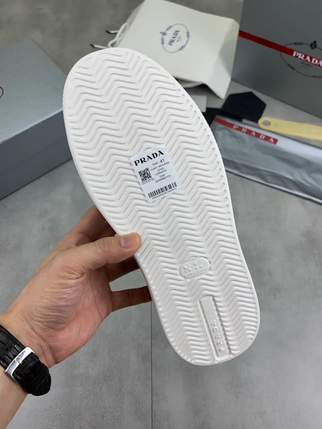 Men's men's shoes 💰P542💰 [New style] popular models are on the official website, 🆘 The trendy brand (Prada) mainly promotes popular models, avant-garde and versatile fashionable men's shoes private version mold opening, cowhide surface splicing 1:1.. Fashionable and simple, original imported cowhide lining cowhide feet; the atmosphere and personality are more fashionable, eye-catching and pursuing class. It will subvert the old idea and be a must-have for fashionistas with you! Must keep it! Tall and comfortable, large and low, high-end quality workmanship. Size: 38-44 4️⃣colors available.